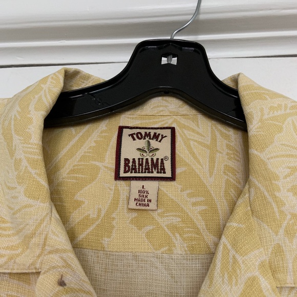 Tommy Bahama 100% Silk Short Sleeve Shirt Button Down Men's L Tone on Tone - Picture 2 of 3